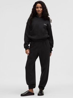 Lululemon Scuba Mid-Rise Oversized Jogger in Black, Regular Length